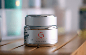 مقشر احماض الفواكه glycolix النهدي