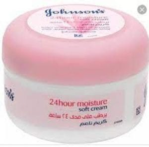 كريم مرطب للبشرة الدهنية من جونسون عروض وفر كاش - Wafar Cash DEALS مميزات استعمال كريم مرطب للبشرة الدهنية من جونسون